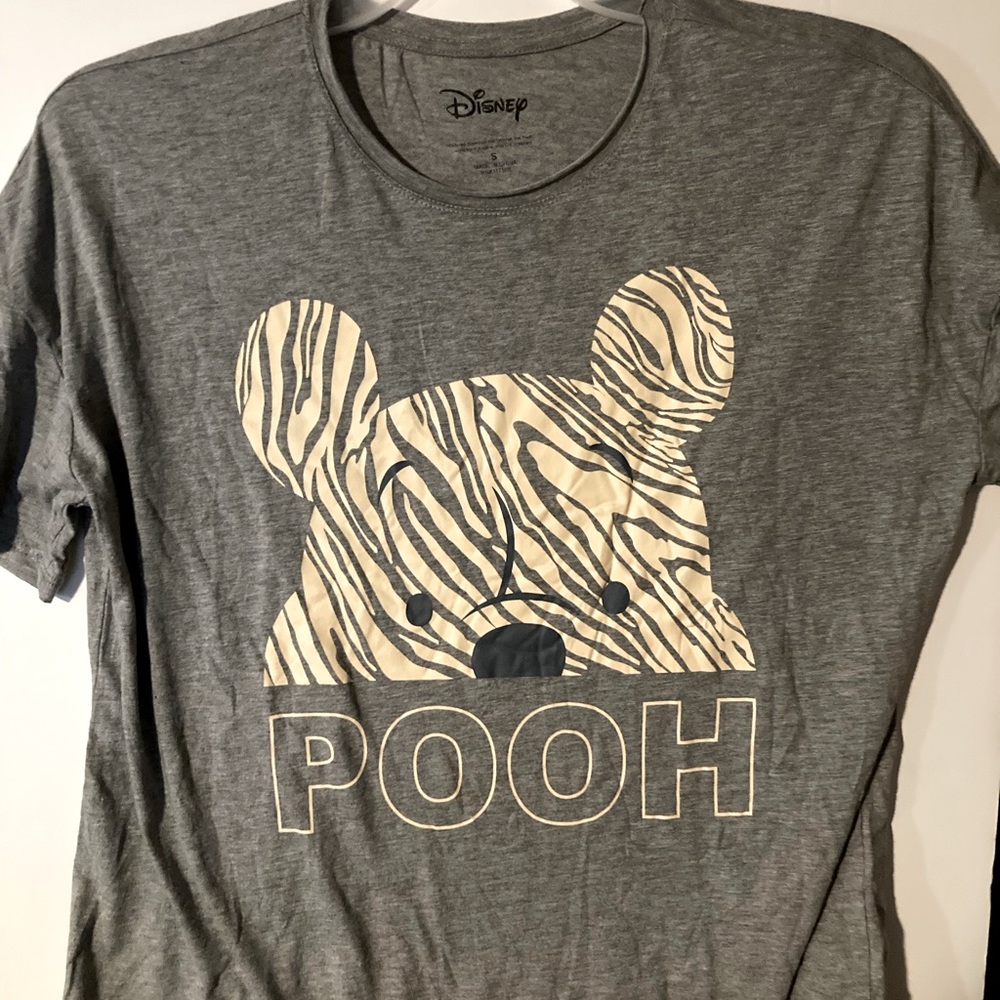 Disney’s Winnie the Pooh tee. Size S